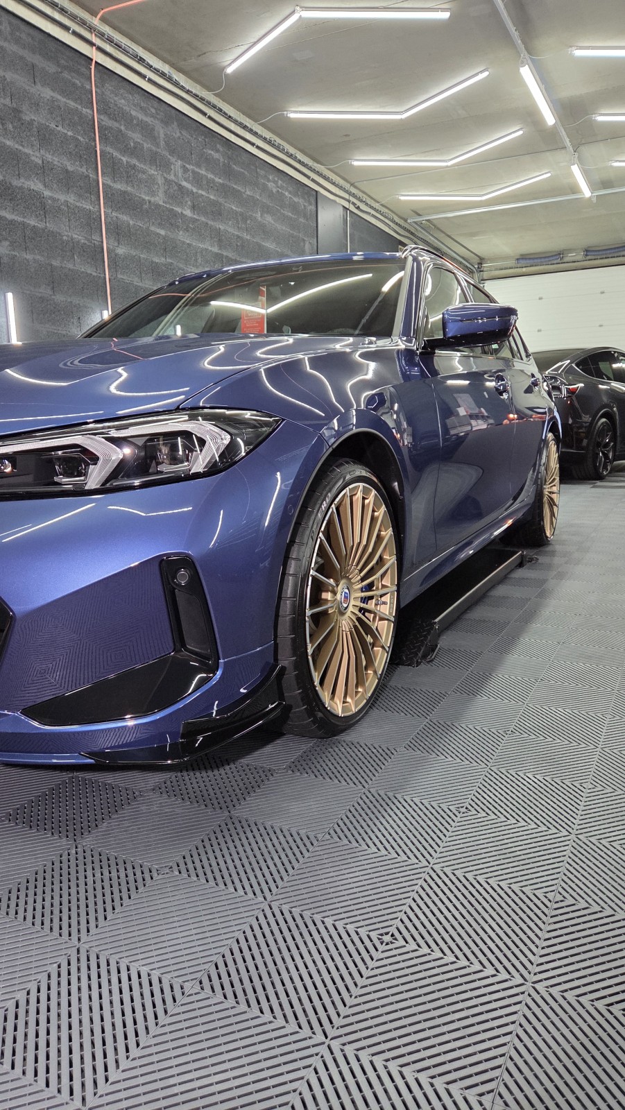 NOUVEL ATELIER, un espace soigné, totalement sécurisé pour votre auto à Fillière à 25 minutes de Genève