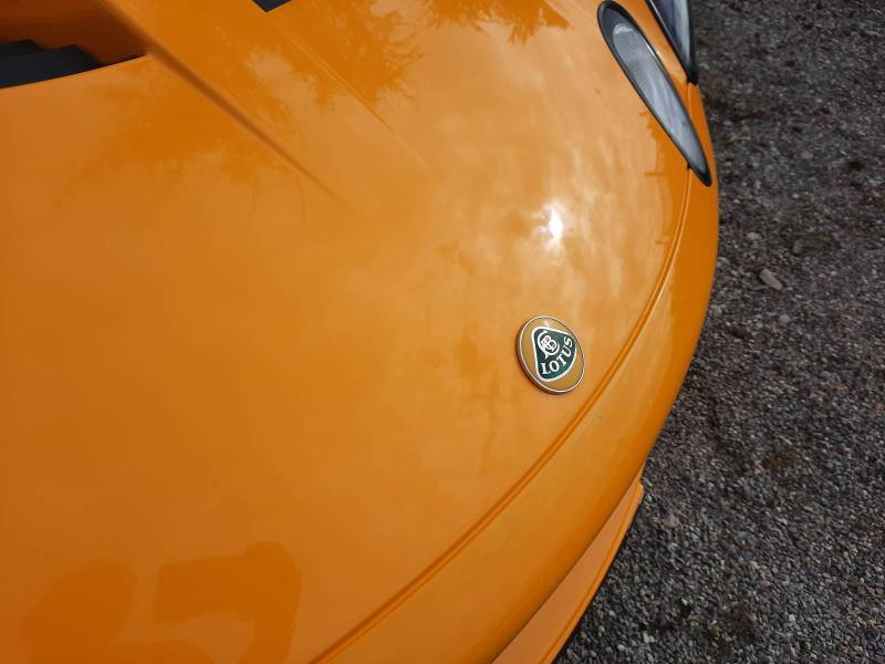 Lotus elise - Polissage d'embellisement et pose d'une cire swissvax carnauba haut de gamme à Argonay en Huate-Savoie, proche Annecy et Genève