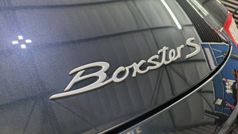 Porsche Boxster – Polissage 3 étapes et finition Swissvax près de Genève avant revente