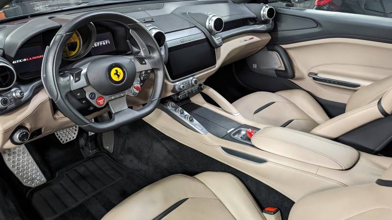 preparation esthetique interieur et exterieur, nettoyage complet, full detailing sur une ferrari GTC4 près de Geneve