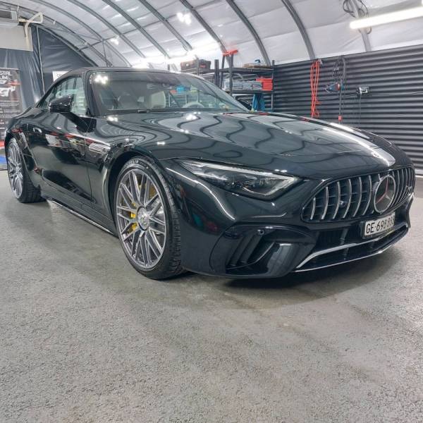 protection céramique longue durée Gtechniq sur une mercedes SL 63 AMG près de Geneve en Suisse