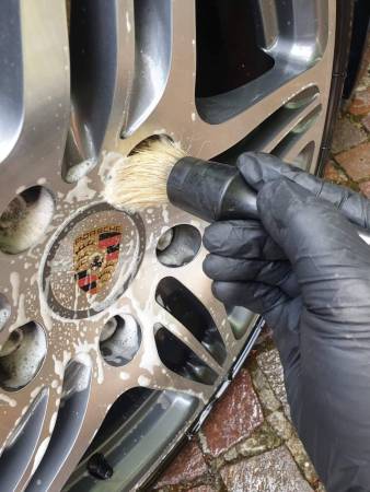 Notre zone d'activité pour ce service Soin premium des cuirs pleine fleur et alcantara pour intérieur automobile de prestige délicatement entretenu